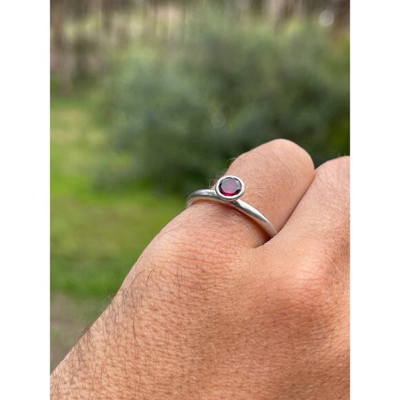 Rhodolite Garnet Sterling Silver Ring - Size 8.5 - Picture 4 of 4